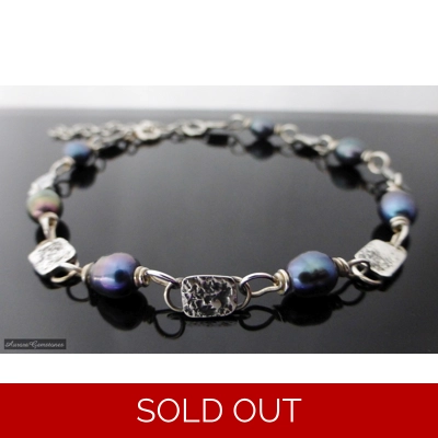 Freshwater Peacock Pearl Bracelet title=